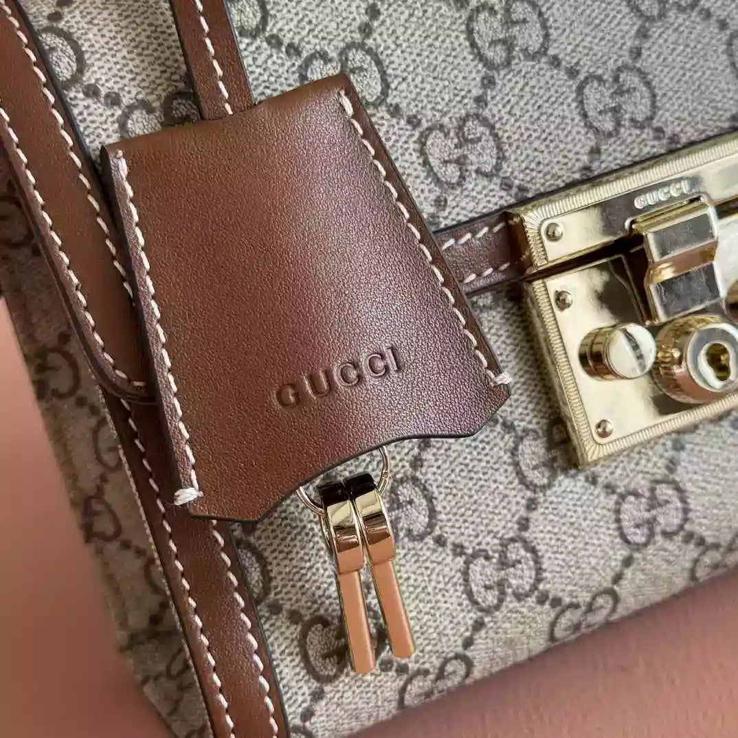 GG Supreme Padlock Small Shoulder Bag – BG081