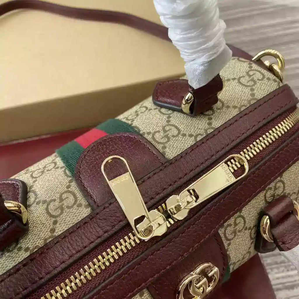 Gucci Savoy medium duffle bag in Beige GG Canva – BG085