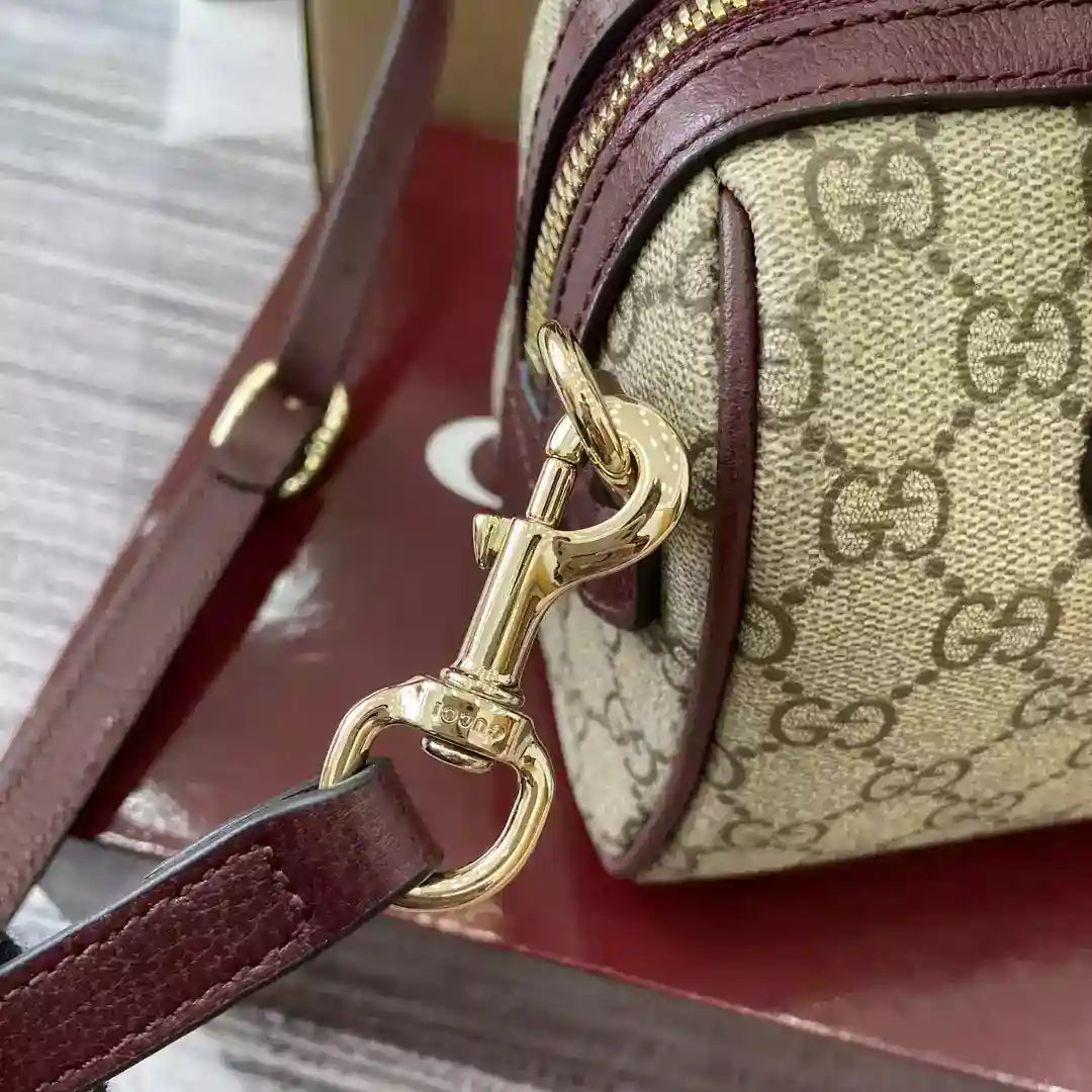 Gucci Savoy medium duffle bag in Beige GG Canva – BG085