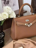 Hermès 2023 Kelly 25 two-way Handbag – HW194