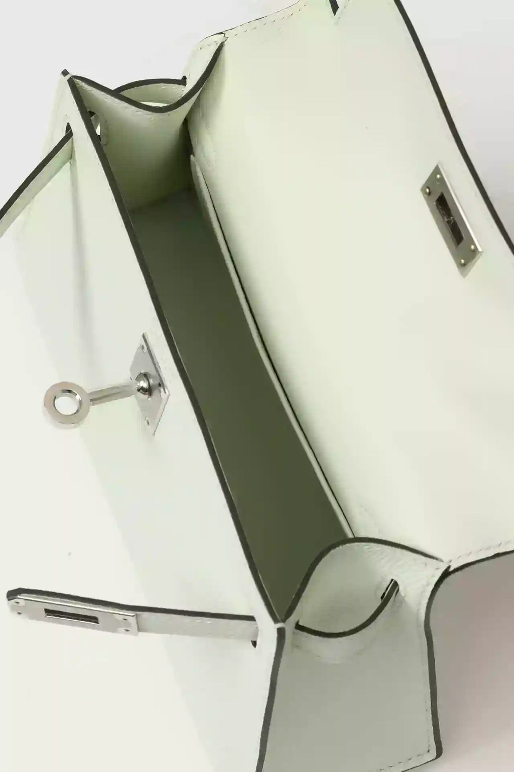 Hermes Epsom Kelly 20 Handbag in Vert Fizz  – HW195