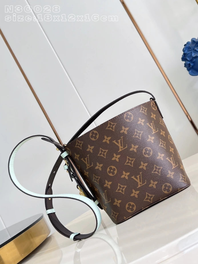Louis Vuitton All In BB Monogram Canvas – LW479