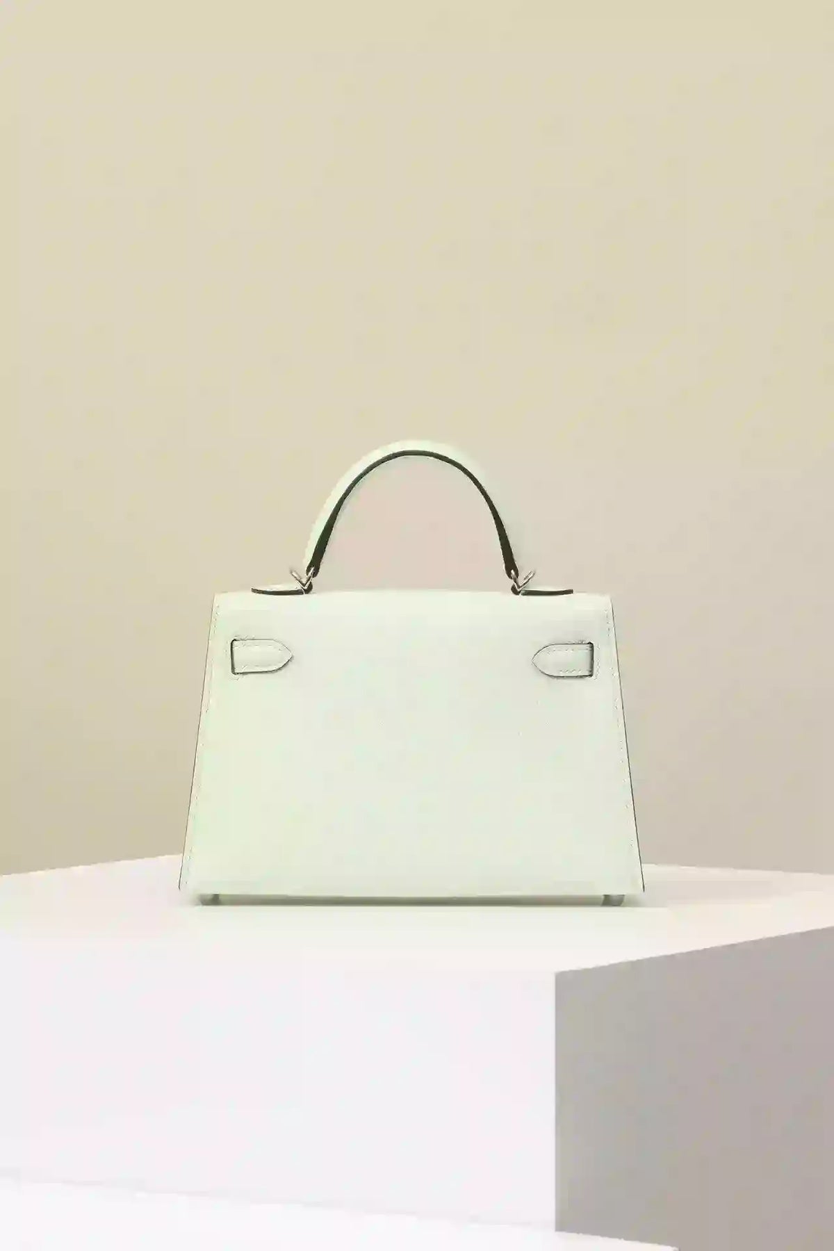 Hermes Epsom Kelly 20 Handbag in Vert Fizz  – HW195