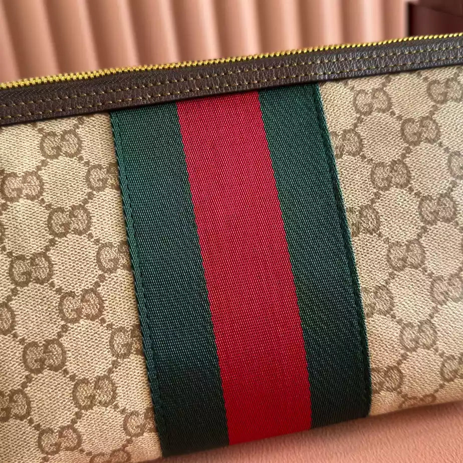GUCCI ESSENCE CLASSIC GG CANVAS TOILETRY BAG IN BROWN – BG165