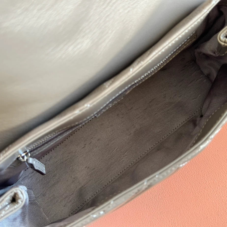 GUCCI GG MARMONT MEDIUM SHOULDER BAG IN GREY – BG209