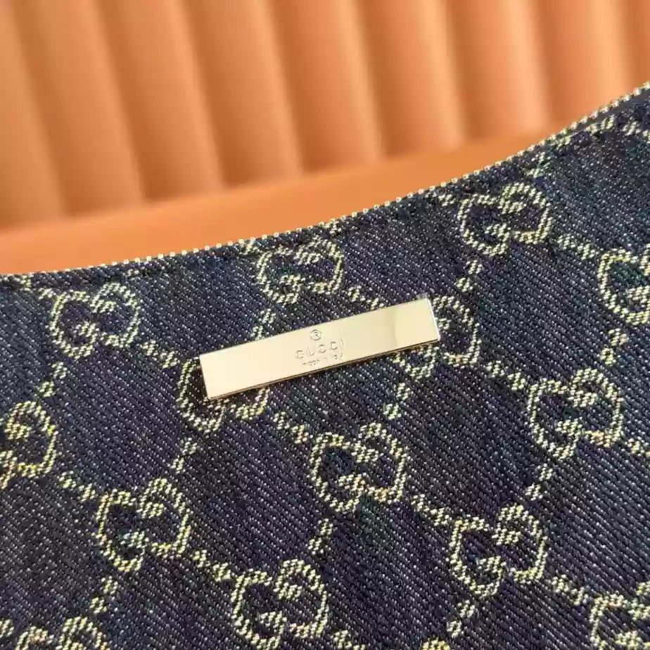 GUCCI LADY LUNETTA SMALL SHOULDER BAG IN DARK BLUE GG DENIM – BG155