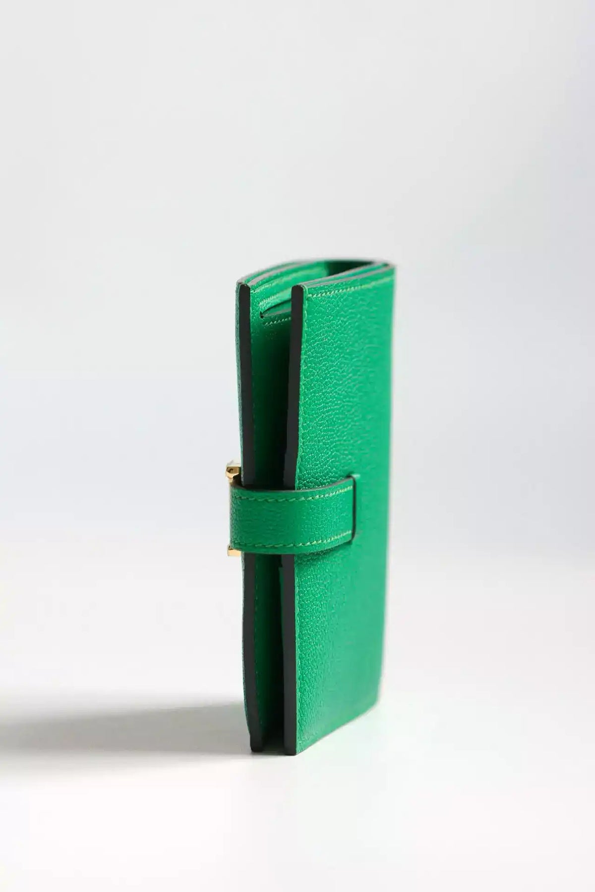 Hermes Bearn Compact Handmade Wallet in Bambou Chevre Mysore Goatskin – HW147