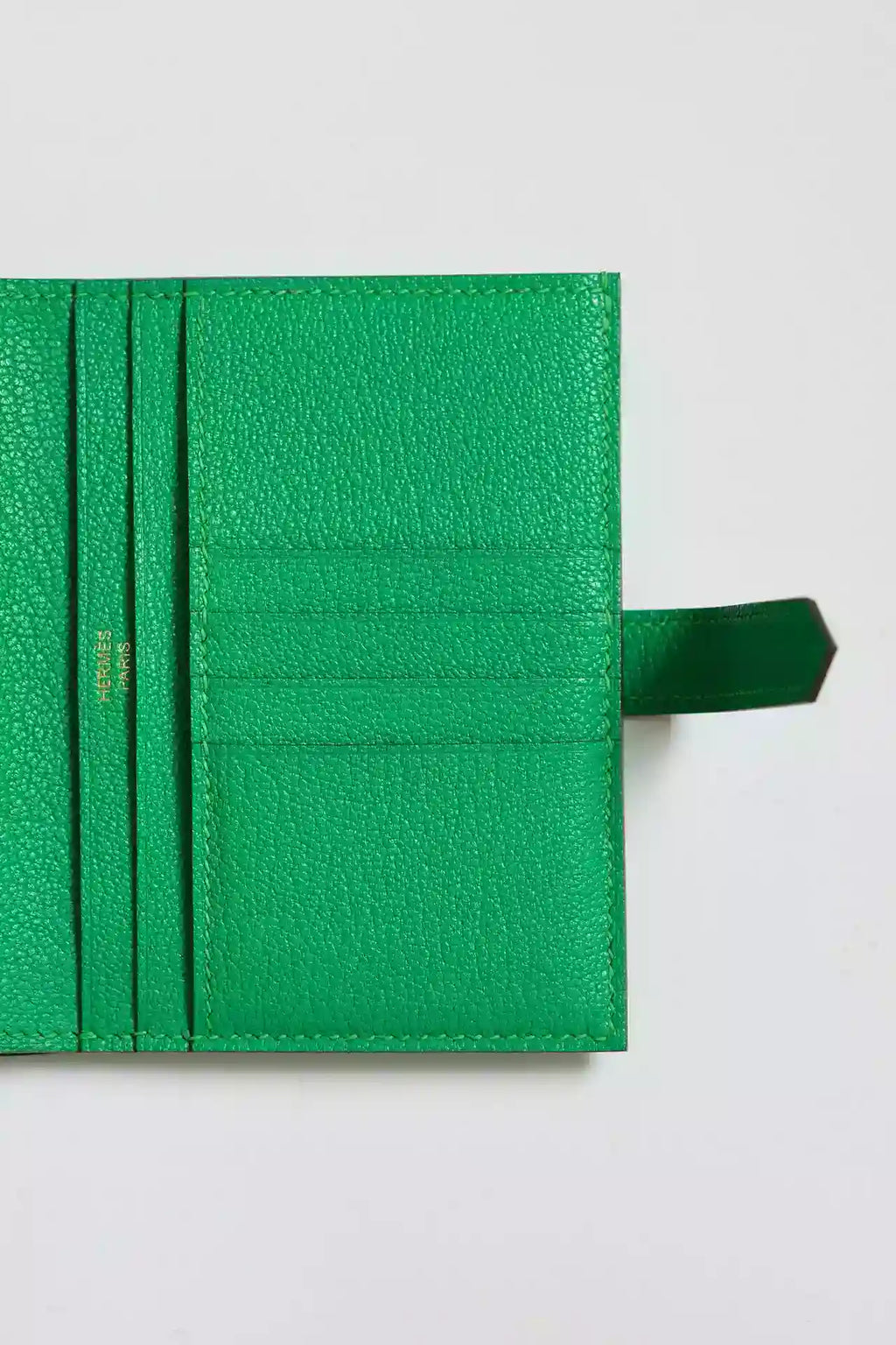 Hermes Bearn Compact Handmade Wallet in Bambou Chevre Mysore Goatskin – HW147