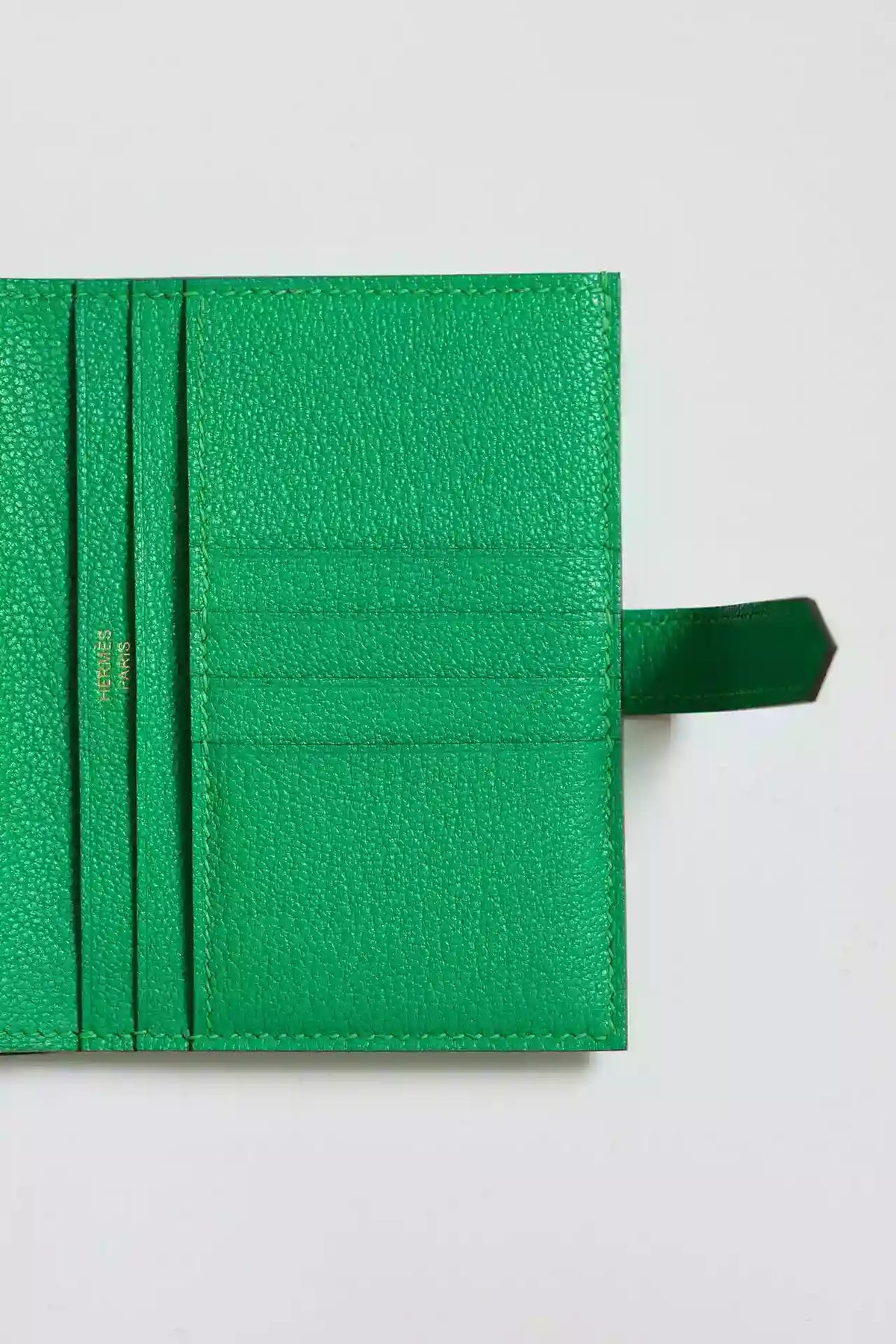 Hermes Bearn Compact Handmade Wallet in Bambou Chevre Mysore Goatskin – HW147