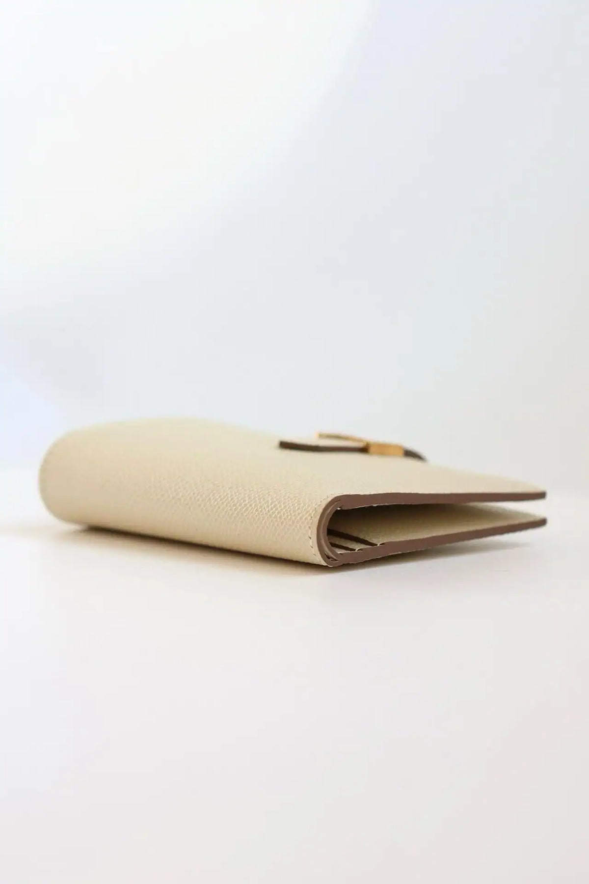 Hermes Bearn Compact Handmade Wallet in Craie Epsom Calfskin – HW140