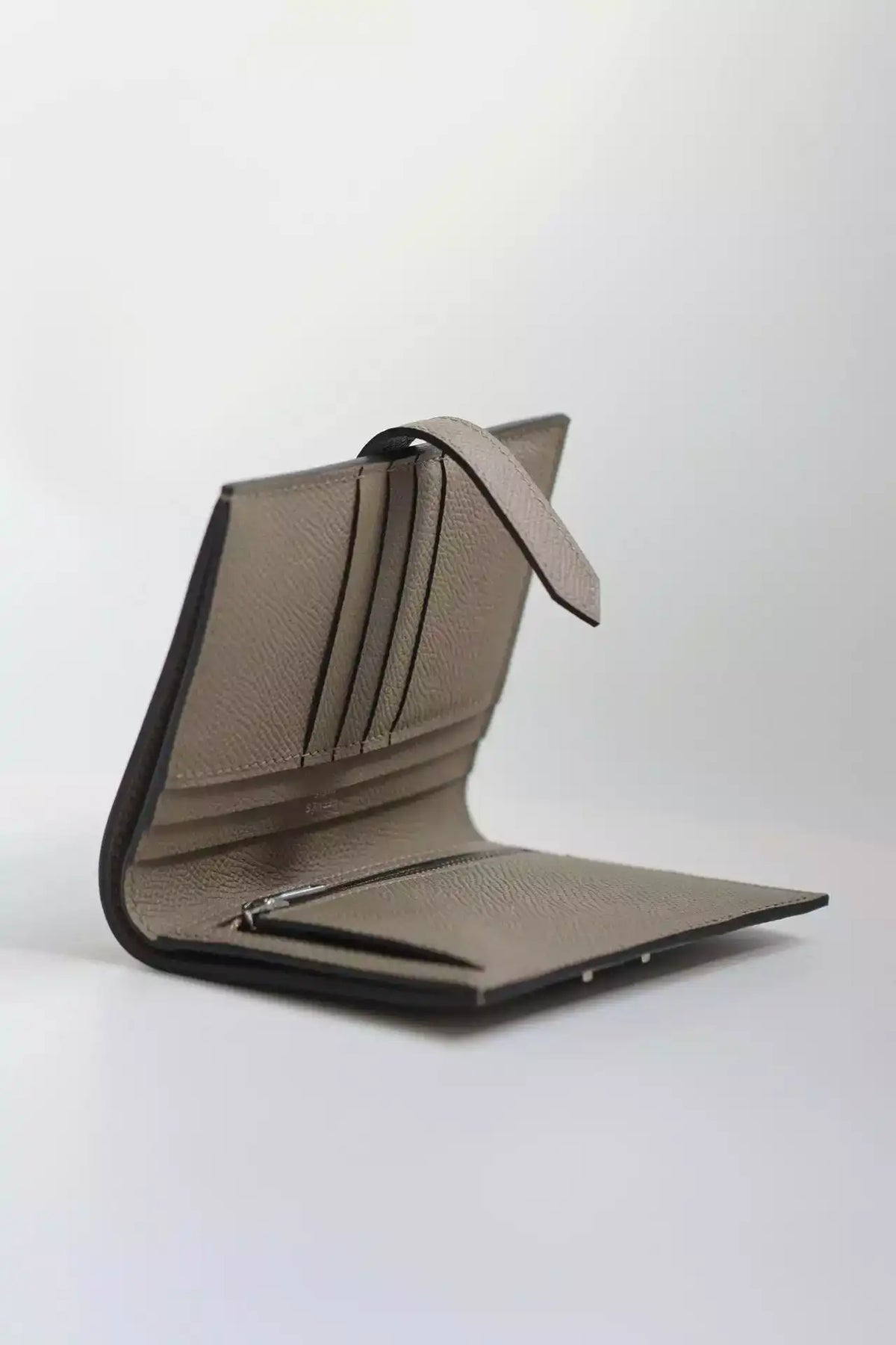 Hermes Bearn Compact Handmade Wallet in Gris Asphalt Epsom Calfskin – HW153