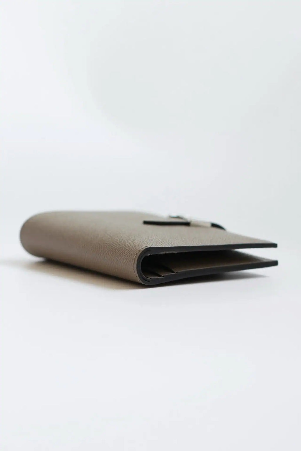 Hermes Bearn Compact Handmade Wallet in Gris Asphalt Epsom Calfskin – HW153