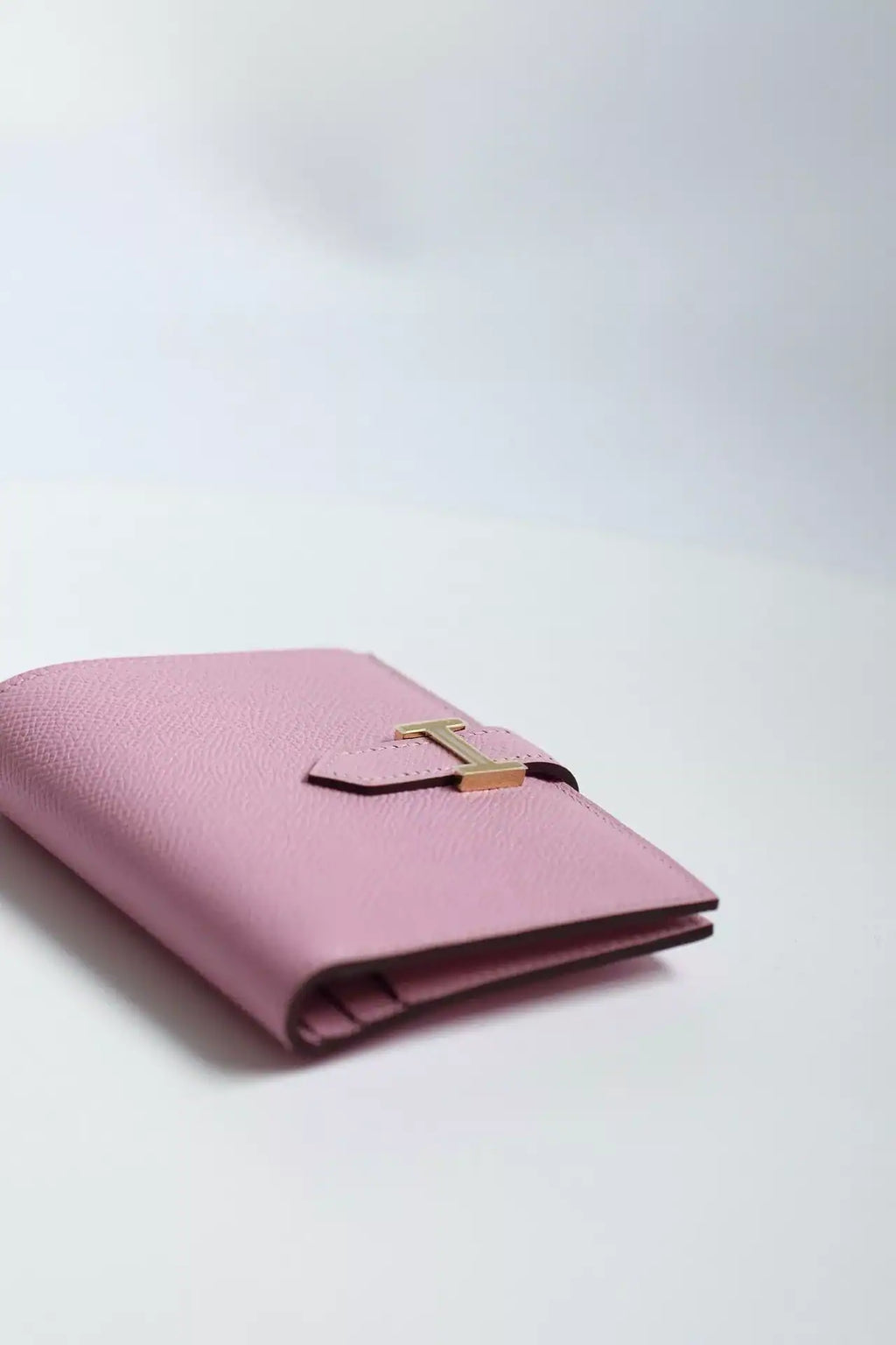 Hermes Bearn Compact Handmade Wallet in Mauve Sylvestre Epsom Calfskin – HW139
