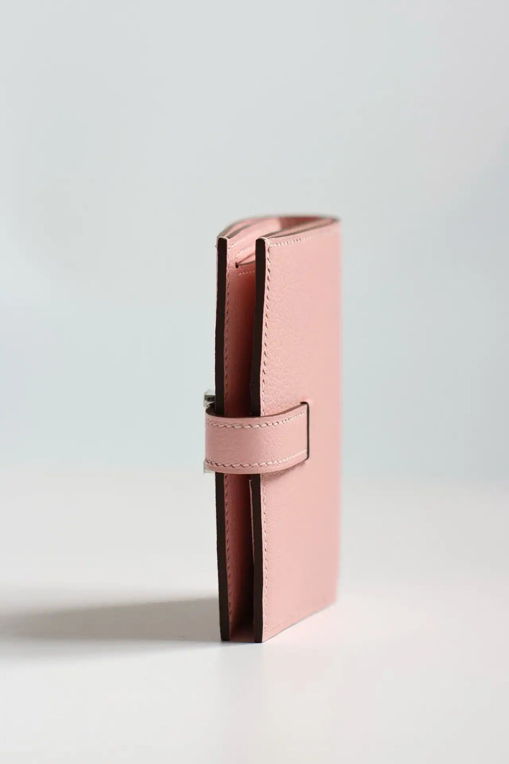 Hermes Bearn Compact Handmade Wallet in Rose Sakura Chevre Mysore Goatskin – HW150