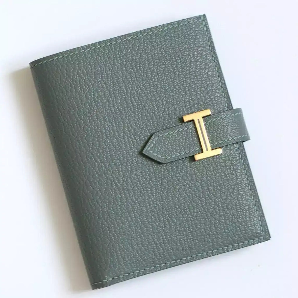 Hermes Bearn Compact Handmade Wallet in Vert Amande Chevre Mysore Goatskin – HW148