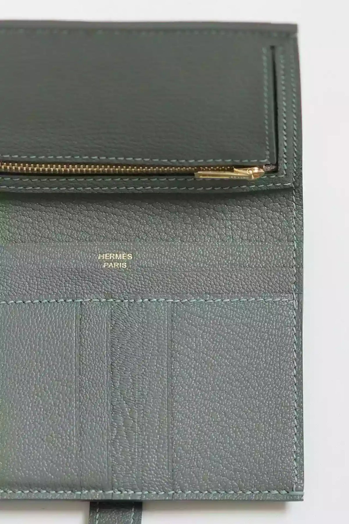 Hermes Bearn Compact Handmade Wallet in Vert Amande Chevre Mysore Goatskin – HW148