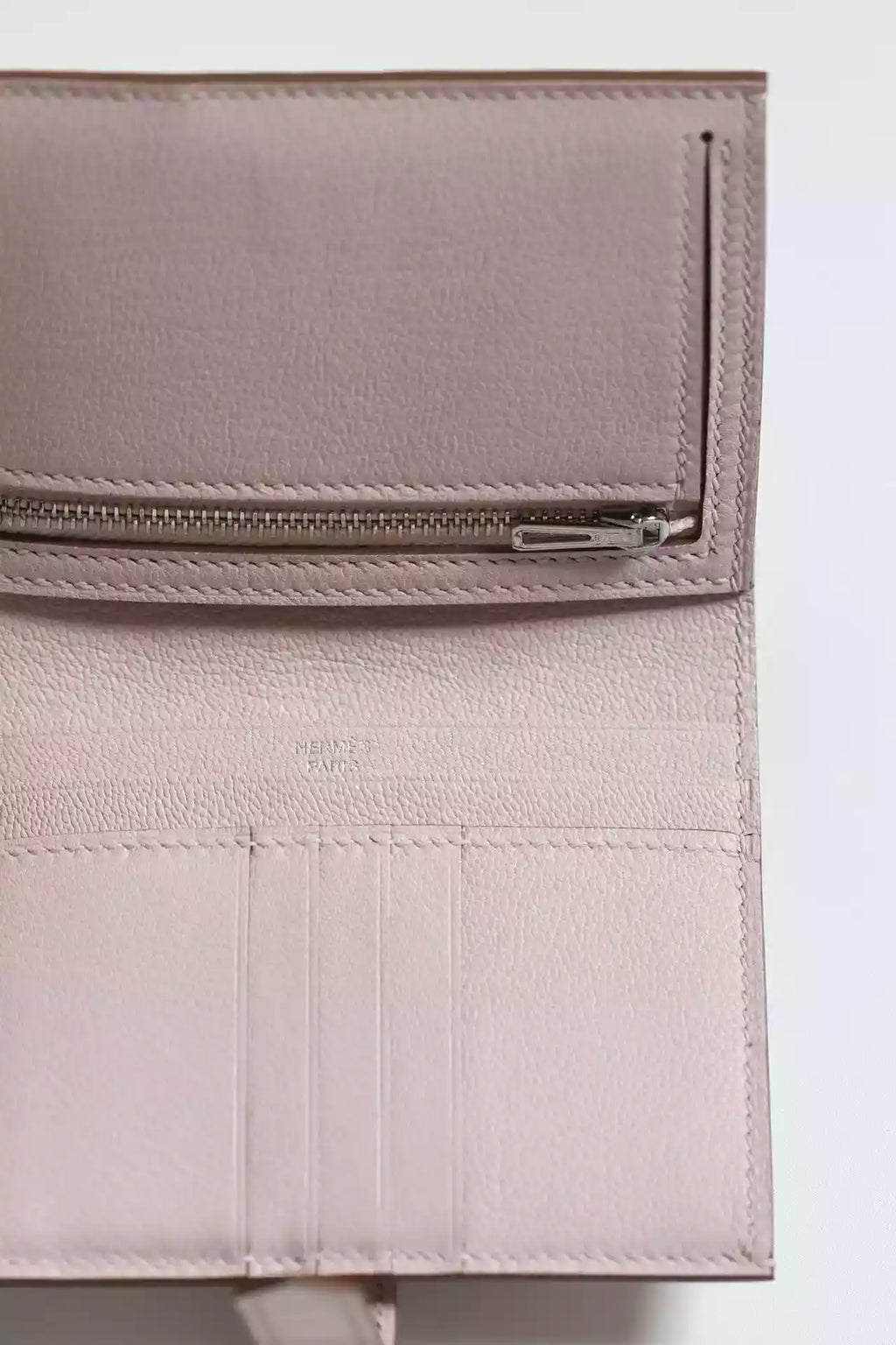 Hermes Bearn Compact Wallet in Mauve Pale Matte Alligator Leather – HW167