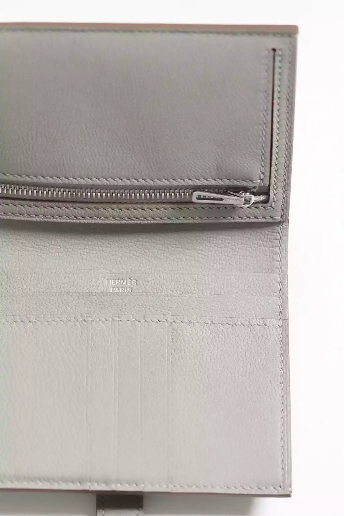 Hermes Bearn Compact Wallet in Pearl Grey Matte Alligator Leather – HW170