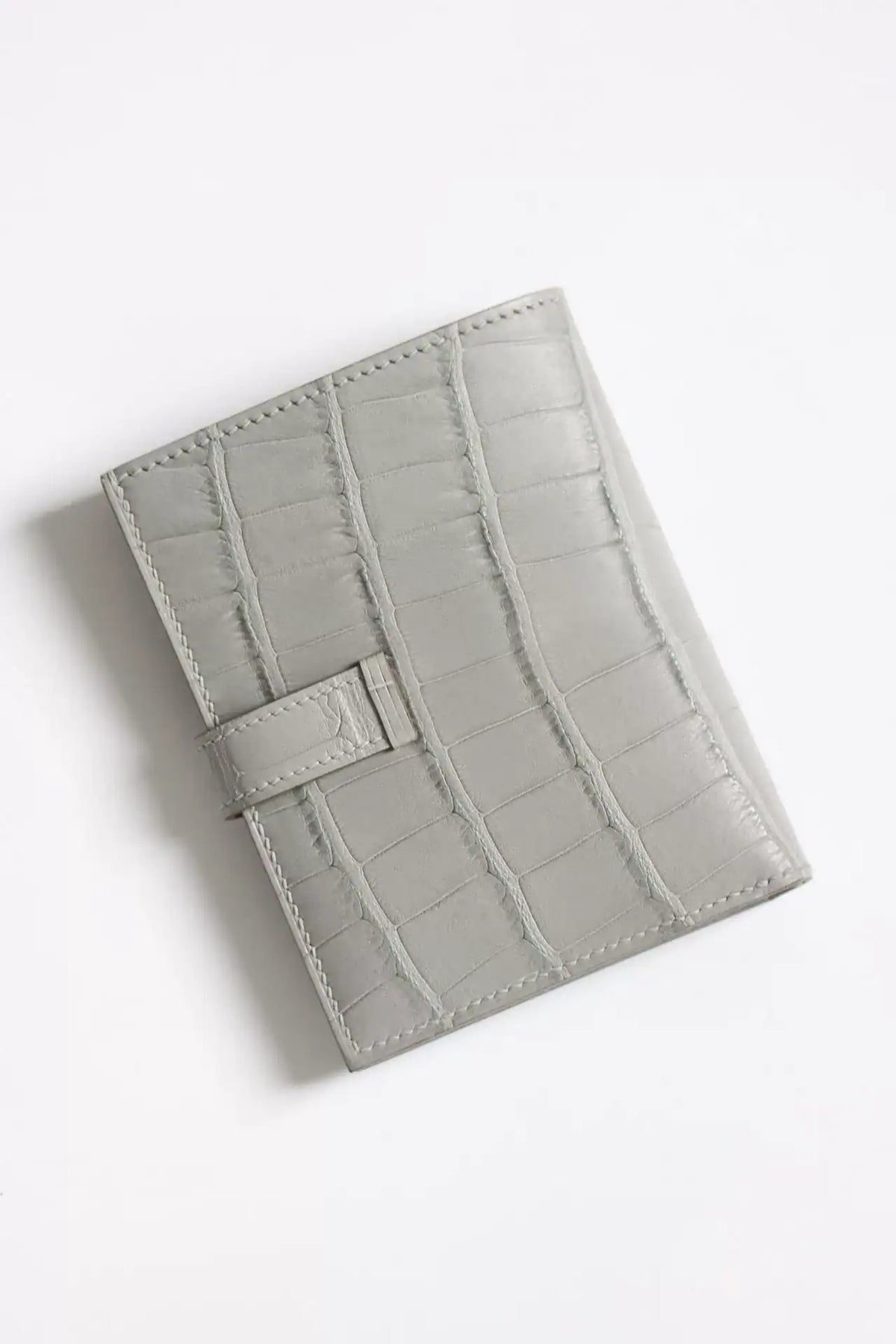 Hermes Bearn Compact Wallet in Pearl Grey Matte Alligator Leather – HW170