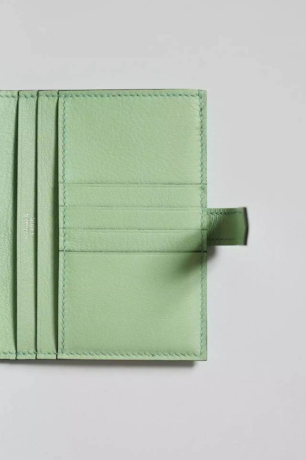 Hermes Bearn Compact Wallet in Vert D’eau Matte Alligator Leather – HW169