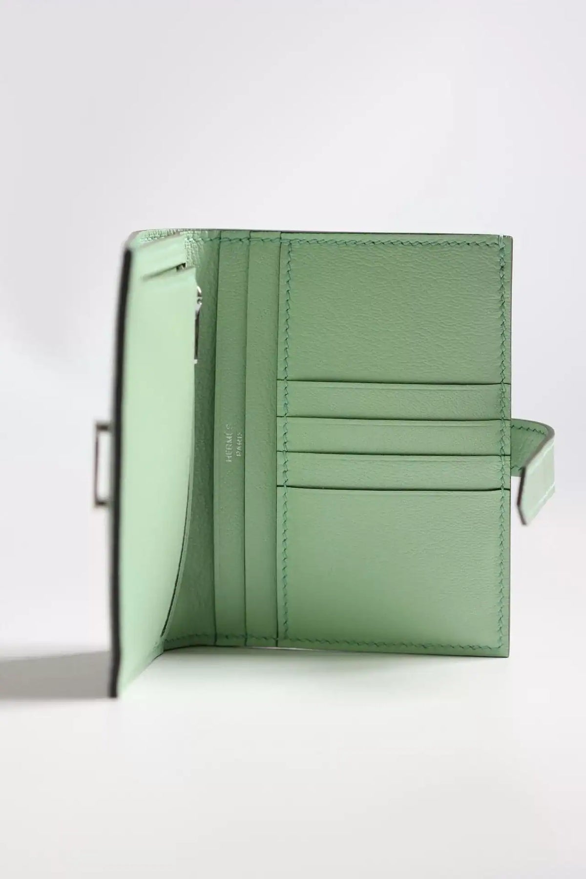Hermes Bearn Compact Wallet in Vert D’eau Matte Alligator Leather – HW169