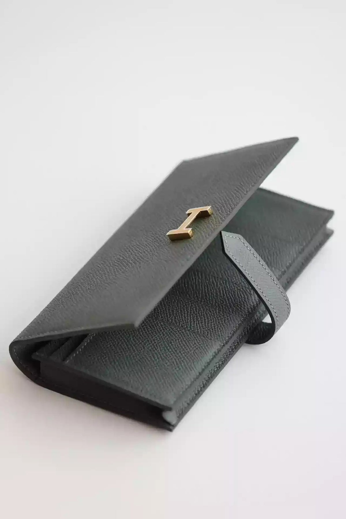 Hermes Bearn Long Handmade Wallet in Vert Amande Epsom Calfskin – HW141
