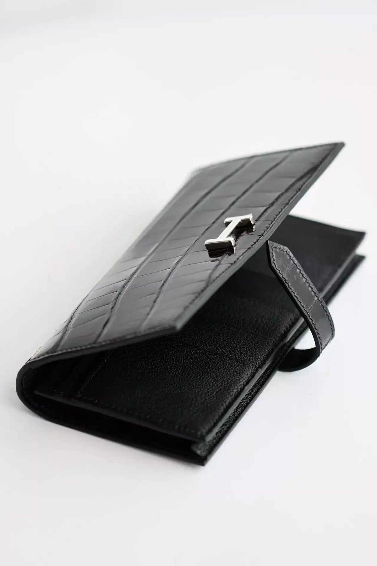 Hermes Bearn Long Wallet in Black Shiny Alligator Leather – HW165