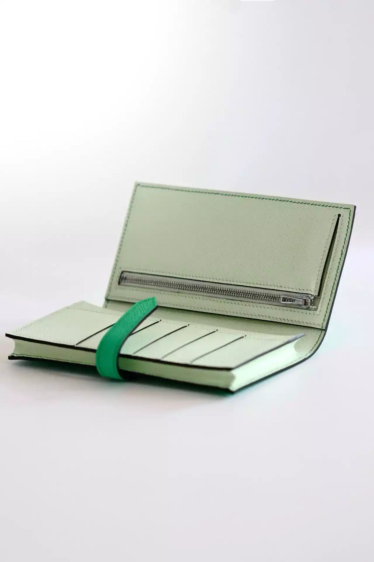 Hermes Bearn Verso Long Wallet in Vert Comics Epsom Calfskin – HW146