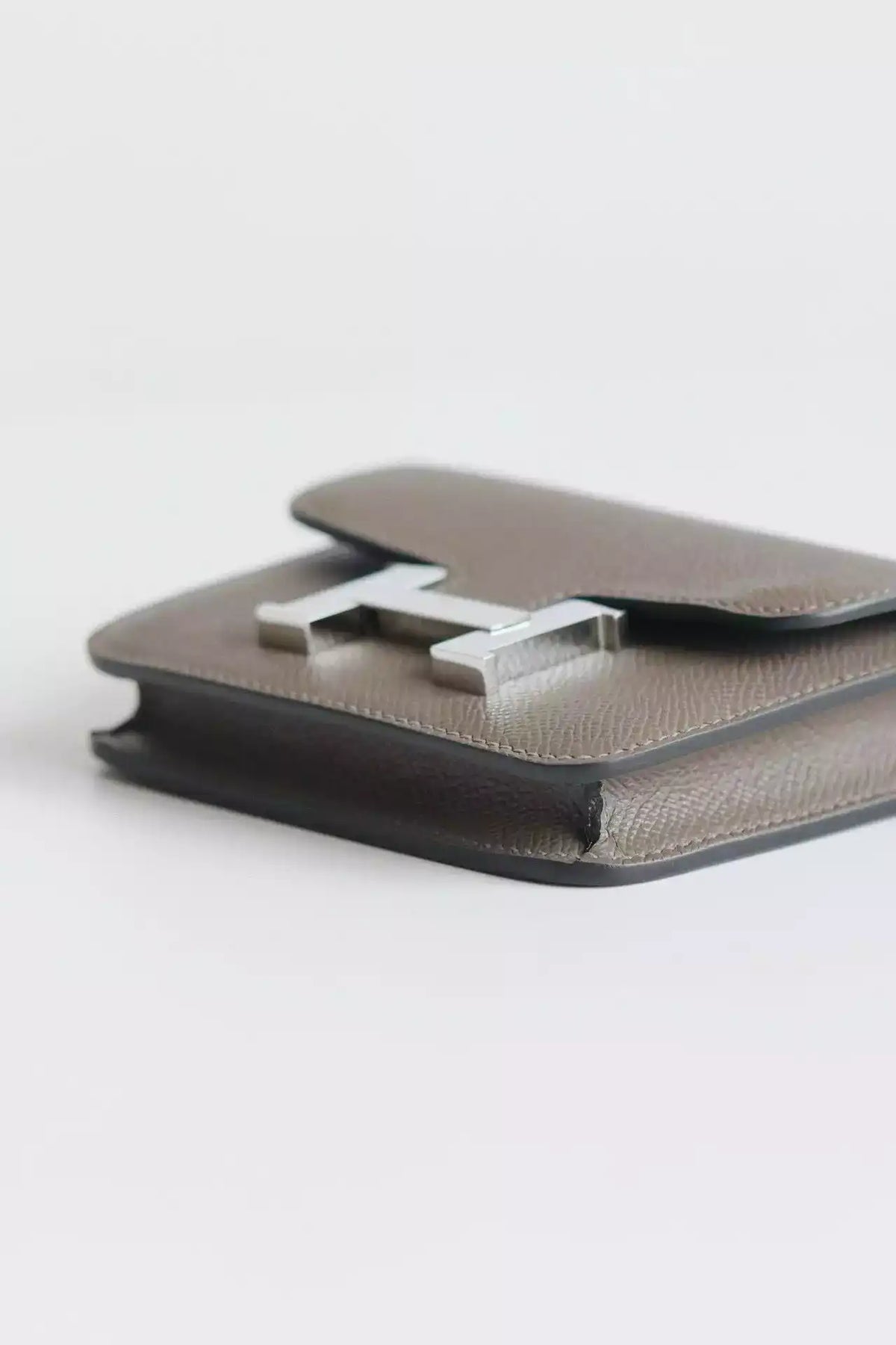 Hermes Constance Slim Wallet in Etain Epsom Calfskin – HW159