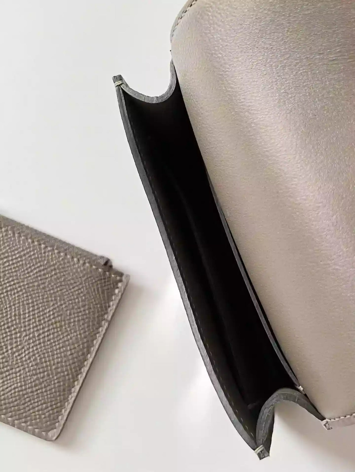 Hermes Constance Slim Wallet in Etain Epsom Calfskin – HW159