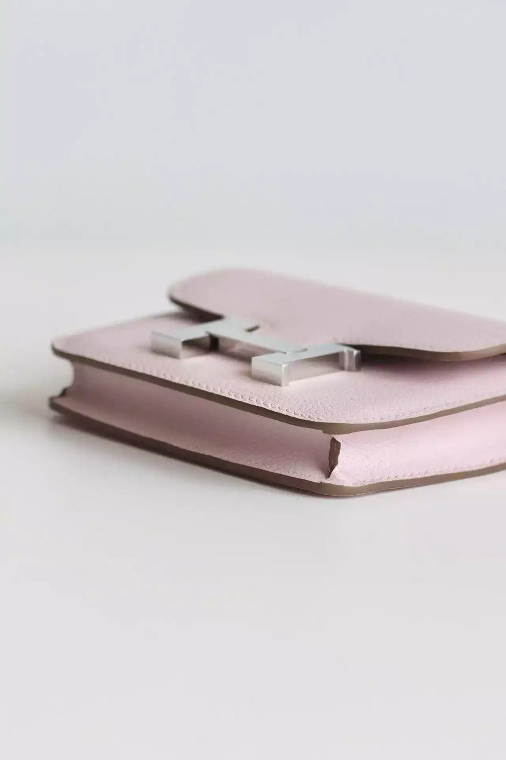 Hermes Constance Slim Wallet in Mauve Pale Epsom Calfskin – HW161