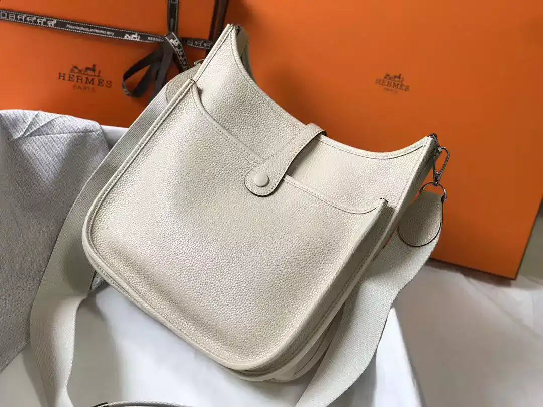 Hermes Evelyne III 29 PM Bag In Craie Clemence Leather – HW061