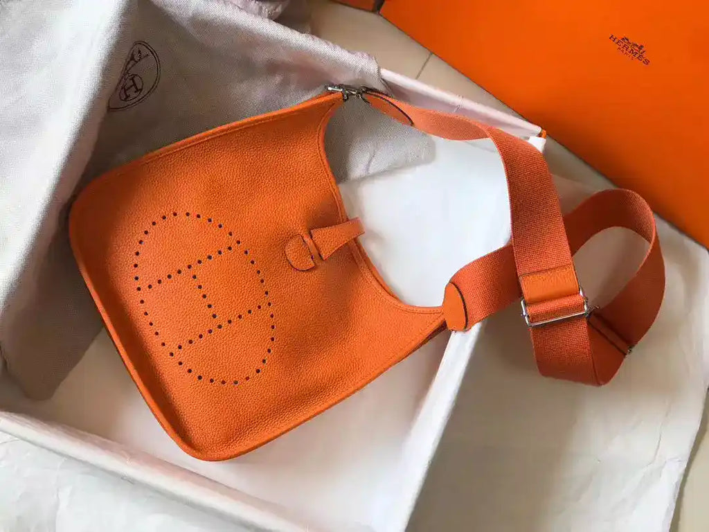 Hermes Evelyne III 29 PM Bag In Orange Clemence Leather – HW063