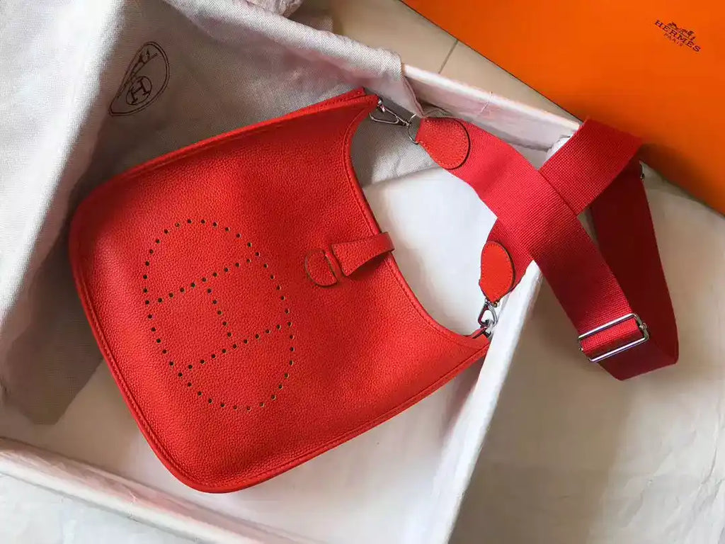 Hermes Evelyne III 29 PM Bag In Red Clemence Leather – HW064