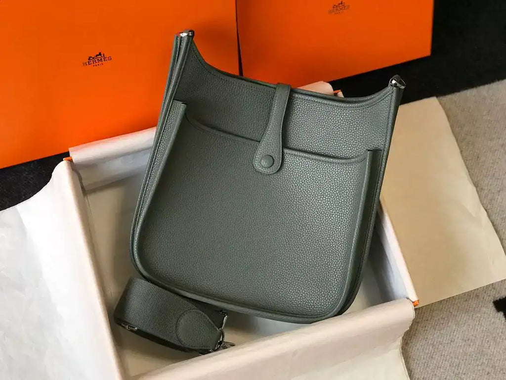 Hermes Evelyne III 29 PM Bag In Vert Amande Clemence Leather – HW059