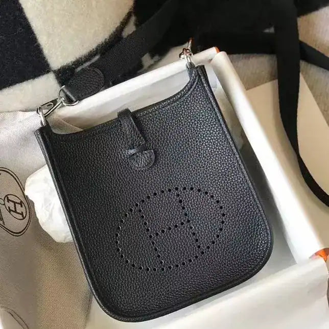 Hermes Evelyne III TPM Bag In Black Clemence Leather – HW050