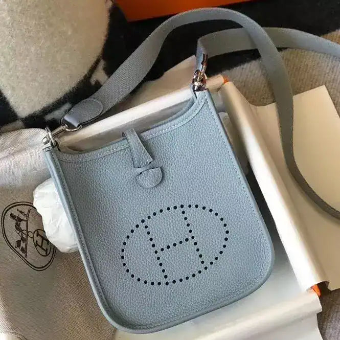 Hermes Evelyne III TPM Bag In Blue Lin Clemence Leather – HW049