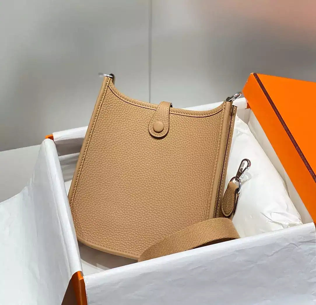 Hermes Evelyne III TPM Bag In Chai Clemence Leather – HW045