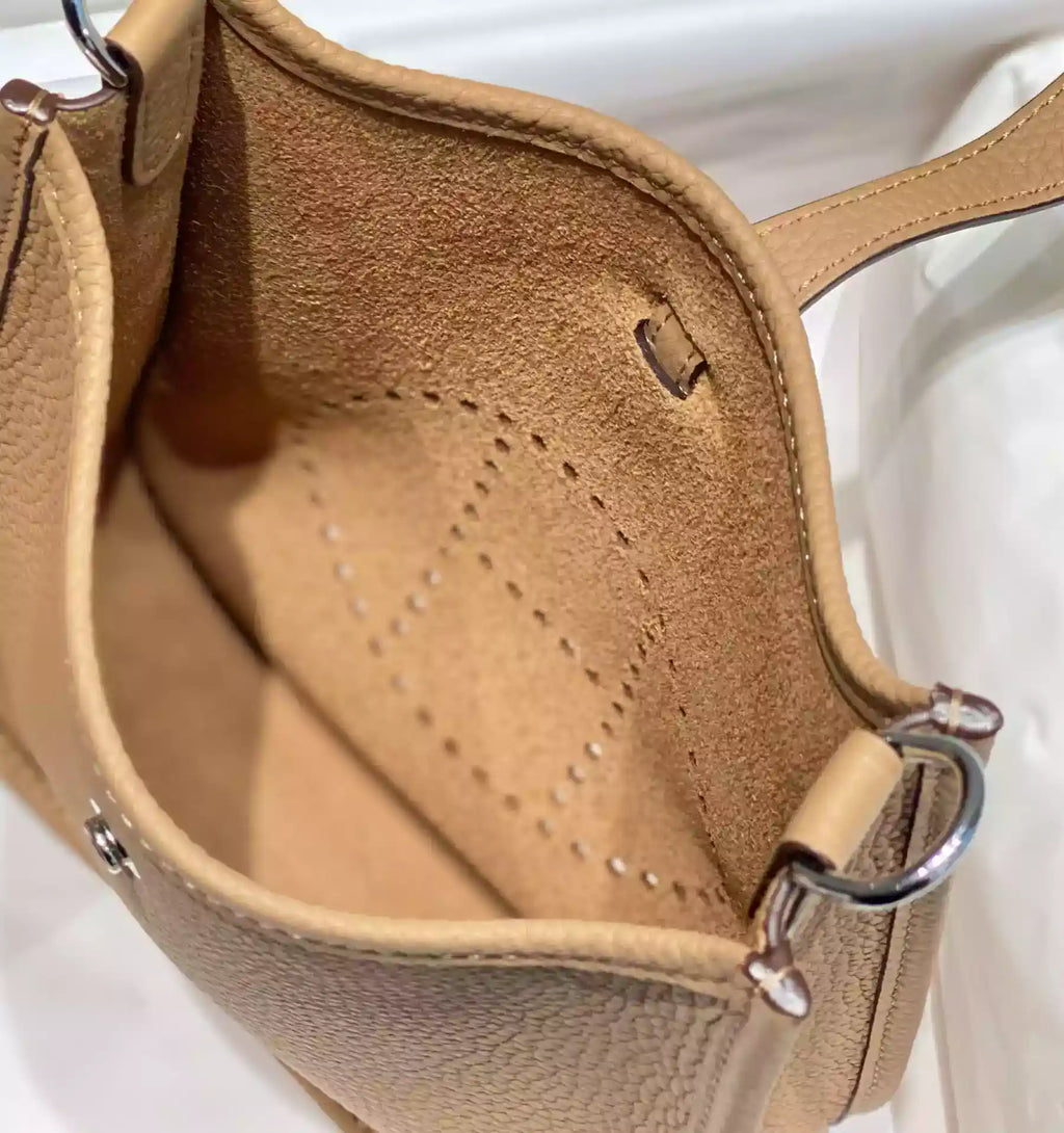 Hermes Evelyne III TPM Bag In Chai Clemence Leather – HW045