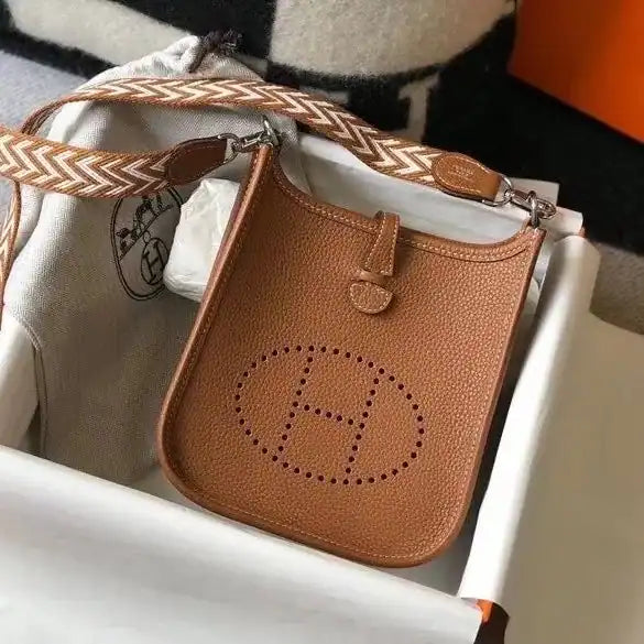 Hermes Evelyne III TPM Bag In Gold Clemence Leather – HW048