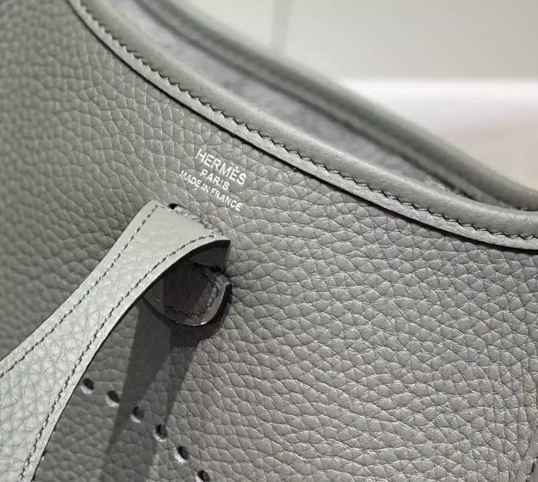 Hermes Evelyne III TPM Bag In Gris Meyer Clemence Leather – HW043