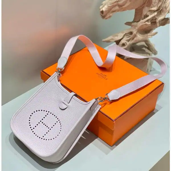 Hermes Evelyne III TPM Bag In Mauve Pale Clemence Leather – HW042