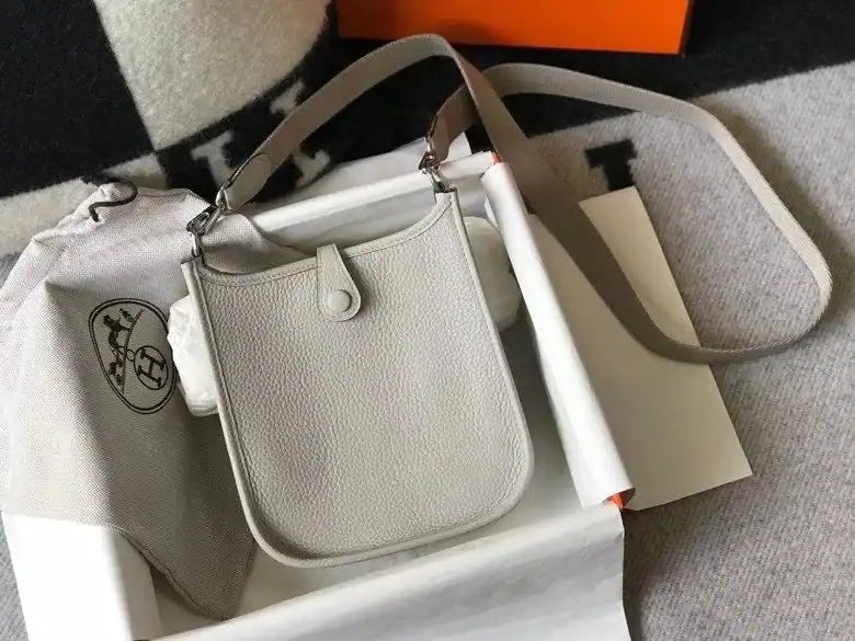 Hermes Evelyne III TPM Bag In Pearl Grey Clemence Leather – HW057
