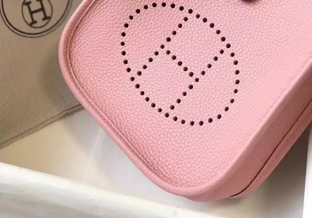 Hermes Evelyne III TPM Bag In Pink Clemence Leather – HW052
