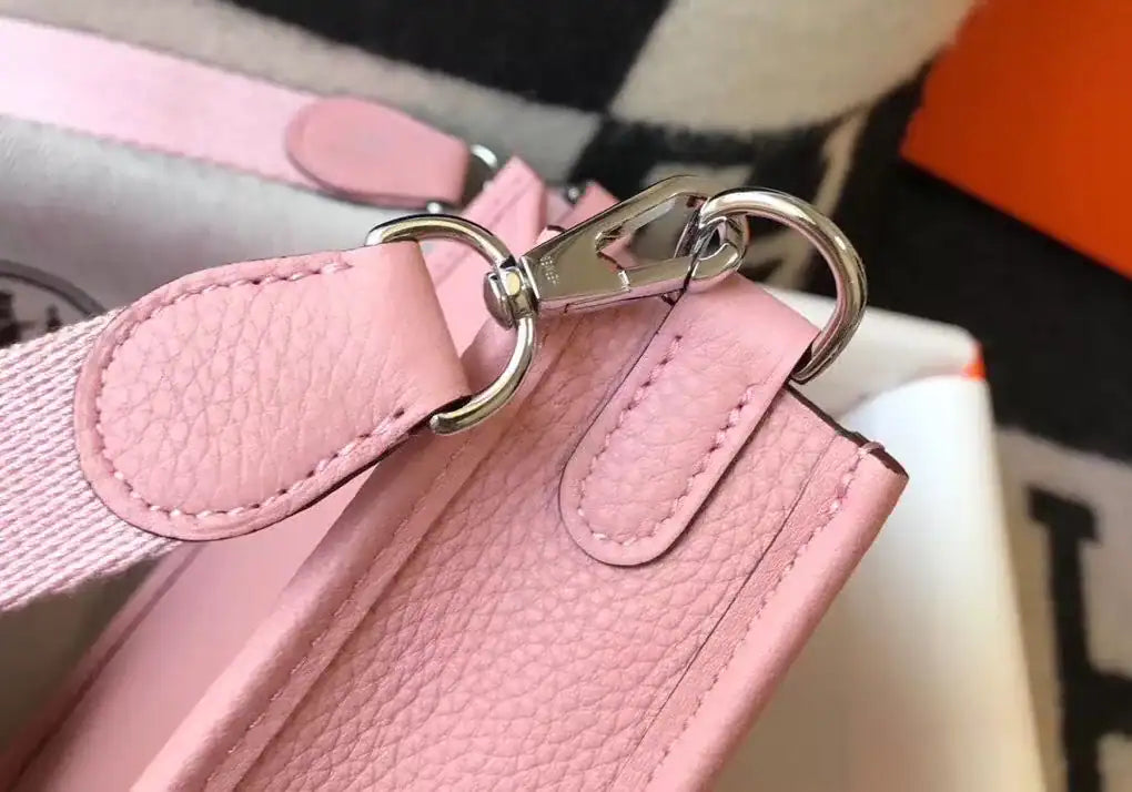 Hermes Evelyne III TPM Bag In Pink Clemence Leather – HW052
