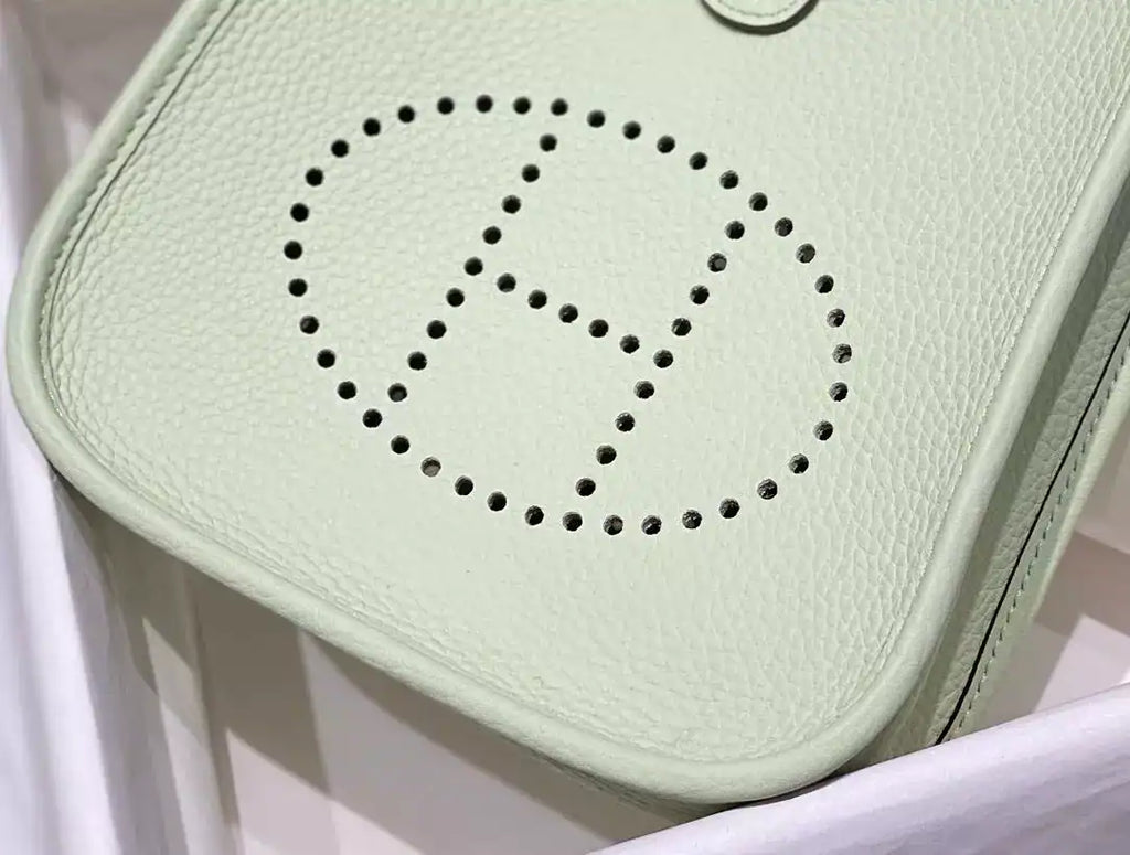 Hermes Evelyne III TPM Bag In Vert Fizz Clemence Leather – HW044