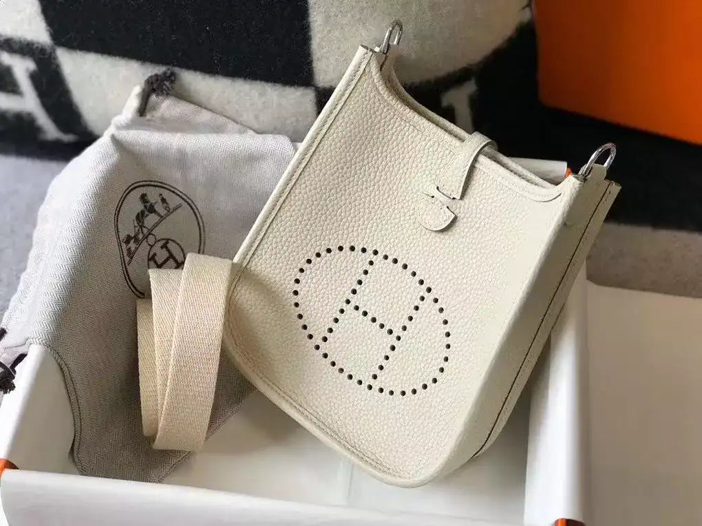 Hermes Evelyne III TPM Bag In beton Clemence Leather – HW054
