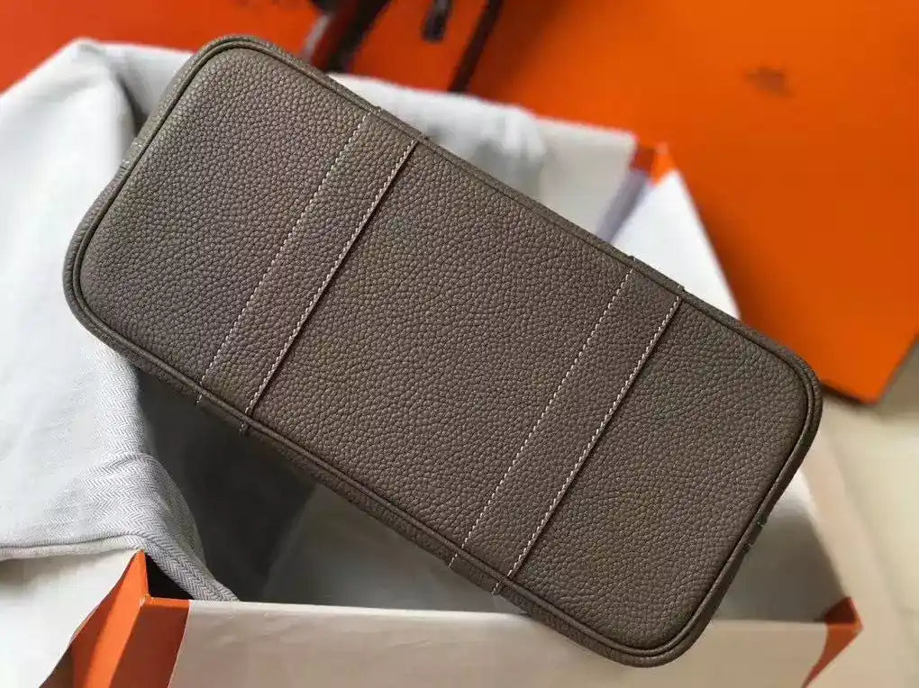 Hermes Garden Party 30 Bag In Taupe Taurillon Leather – HW077