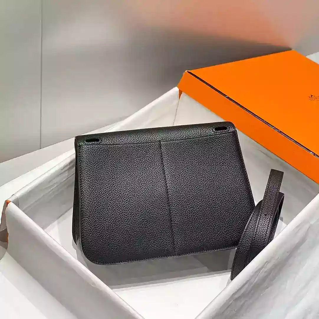 Hermes Halzan 25 Bag in Black Clemence Leather – HW088