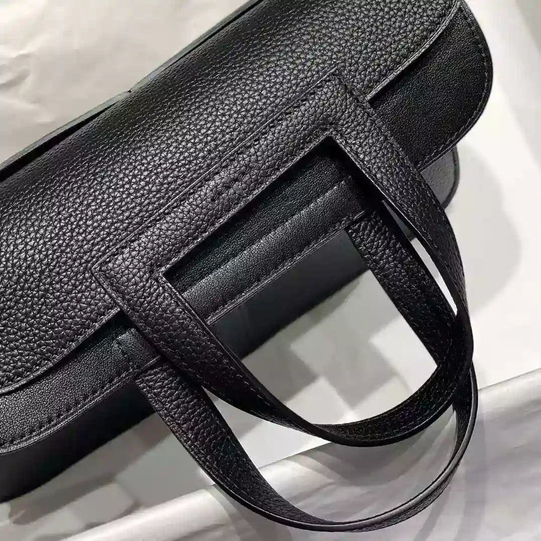 Hermes Halzan 25 Bag in Black Clemence Leather – HW088